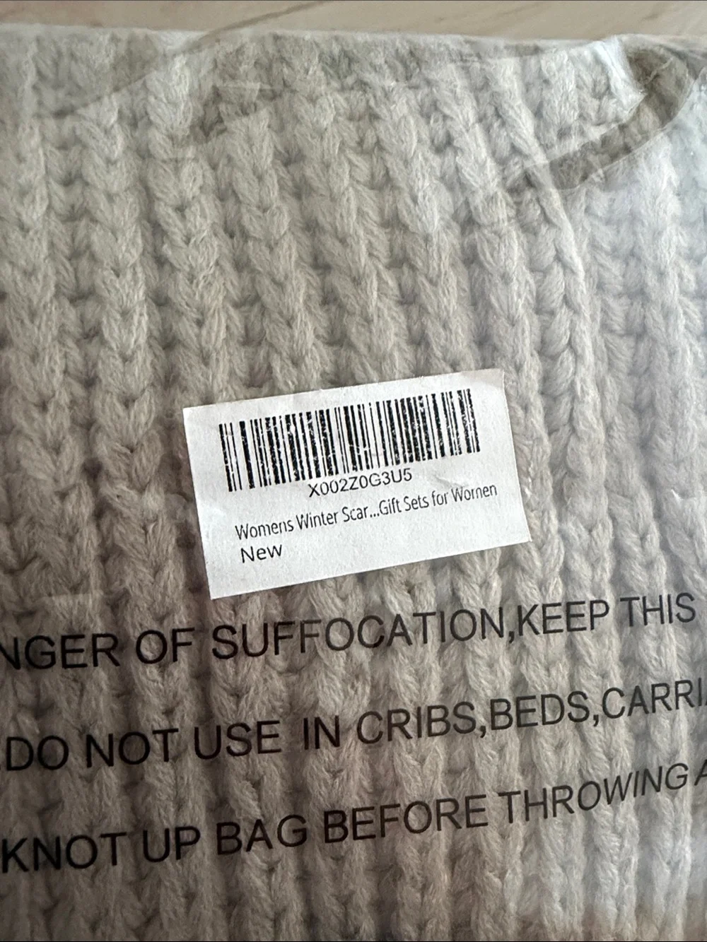 Women’s Winter Scarf, Gloves, & Hat Set New